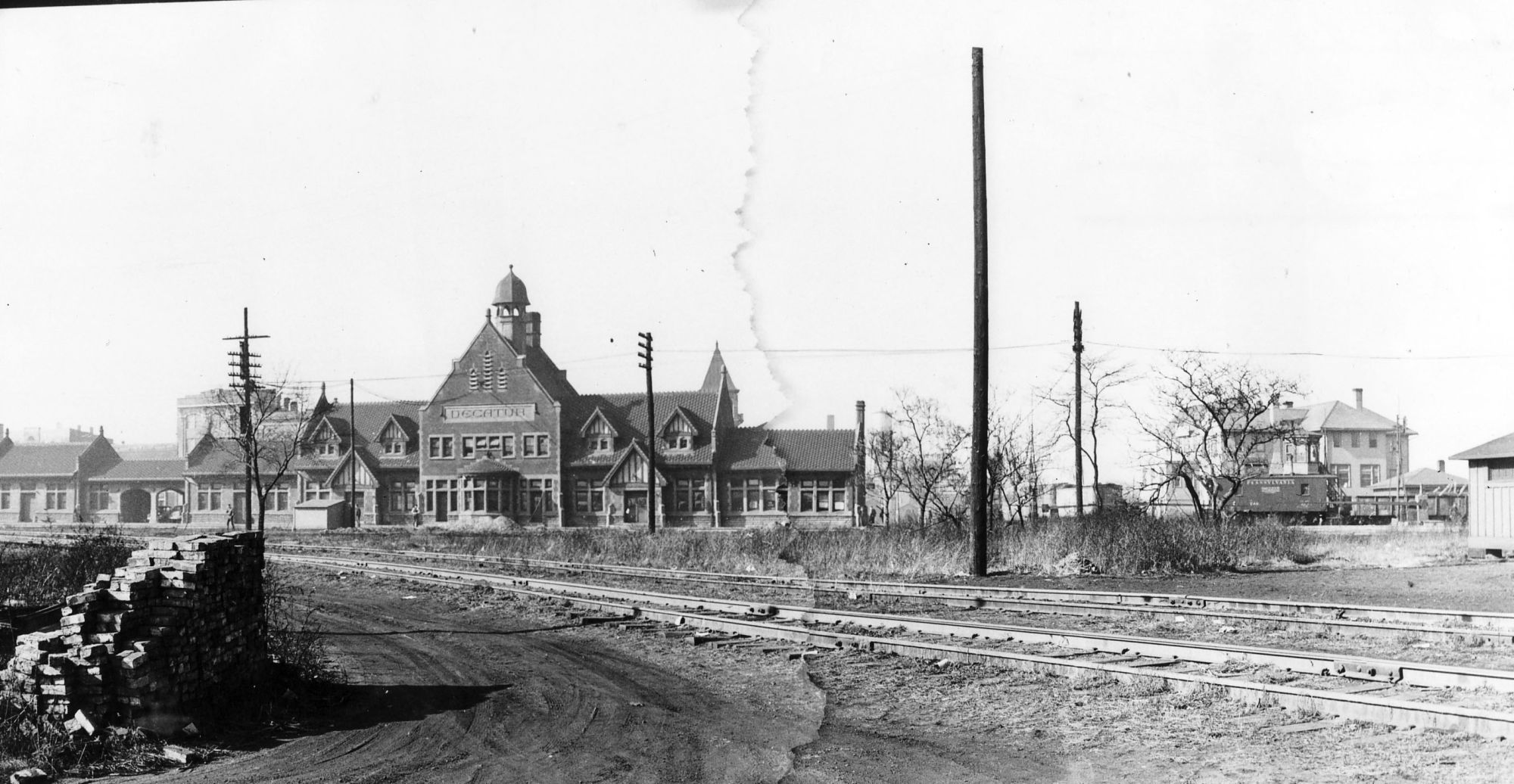Illinois Central depot 1942.jpg